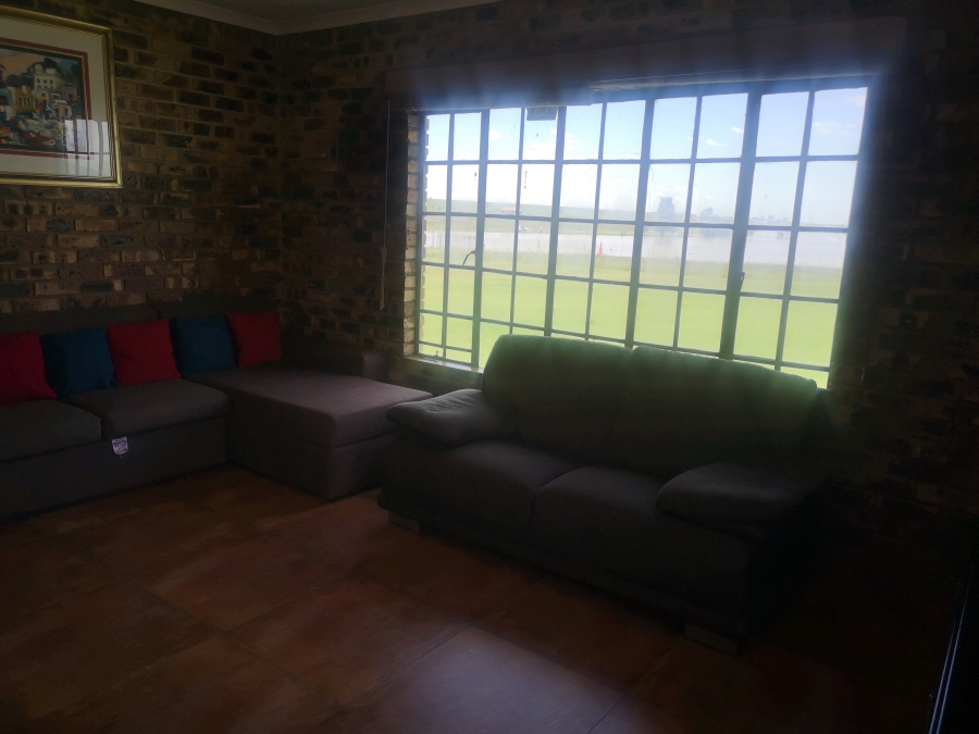 7 Bedroom Property for Sale in Oranjeville Free State